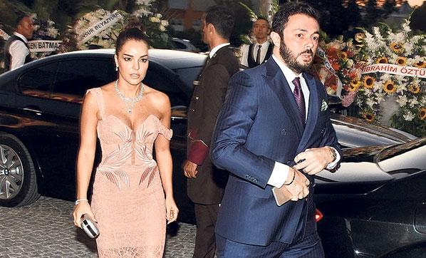 Bengü sevgilisiyle düğüne katıldı