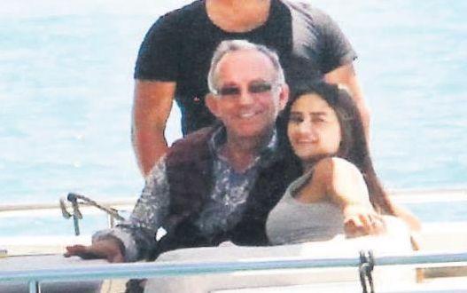 Hüseyin Ağaoğlu çapkınlık turunda