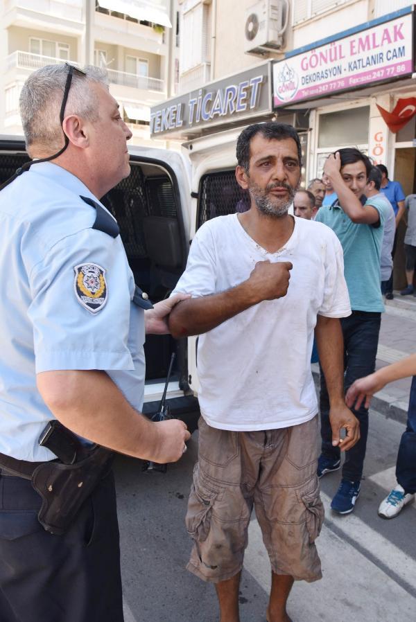 Vatandaşların 'kapkaççıyı dövelim- dövmeyelim' kavgası