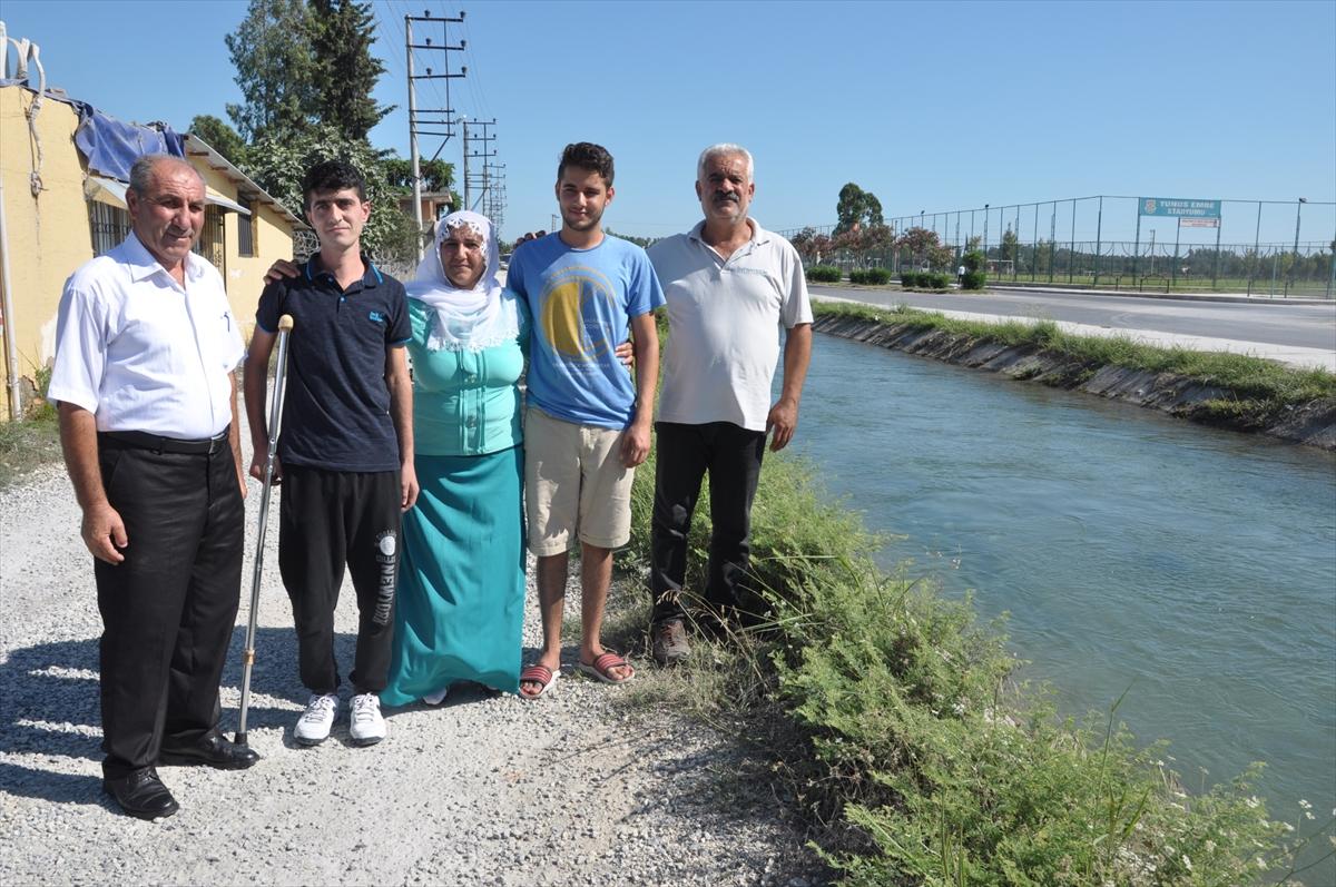 Yüzme bilmiyordu ama hiç düşünmeden suya atladı