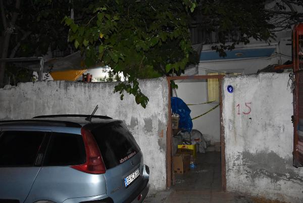 İzmir'de bıçaklı kavga: 1 ölü 1 yaralı