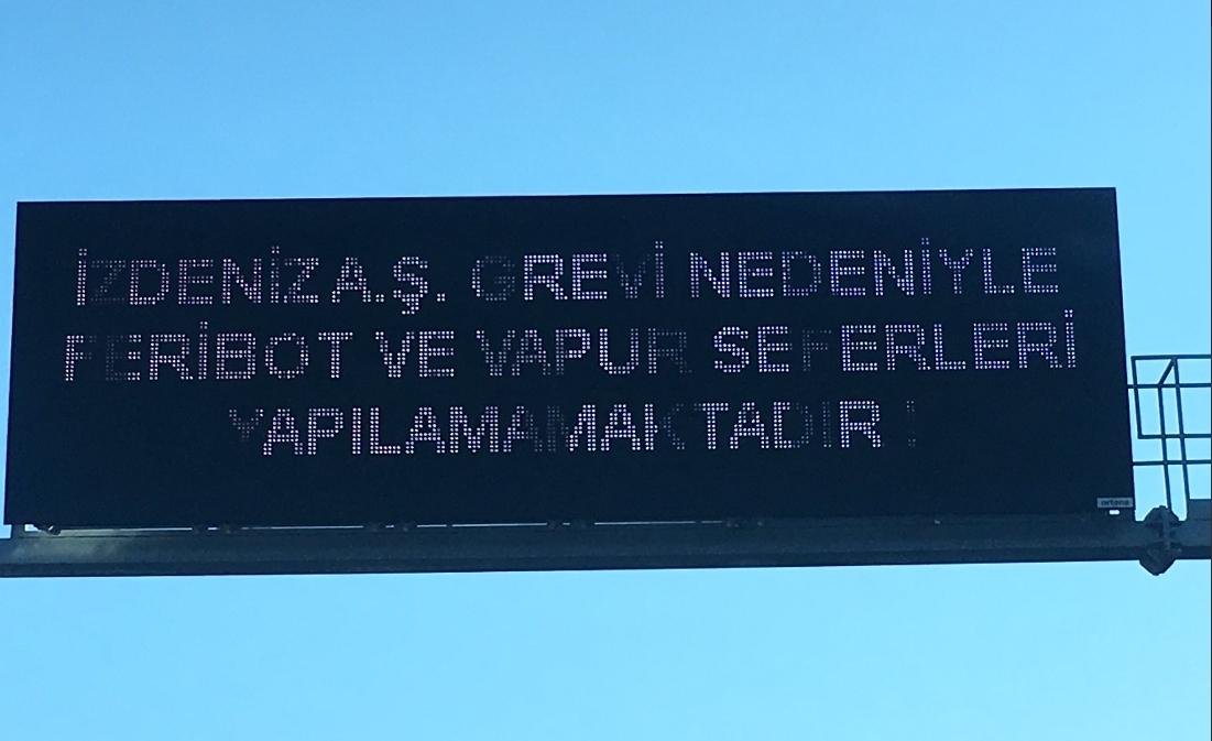 İzmir'de grev nedeniyle vapur ve feribot seferleri yapılamıyor
