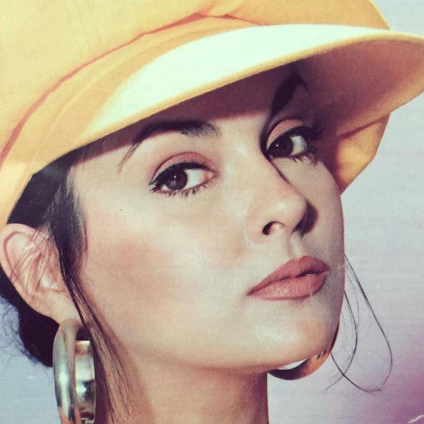 Aydan Şener bikinili fotoğrafını paylaştı