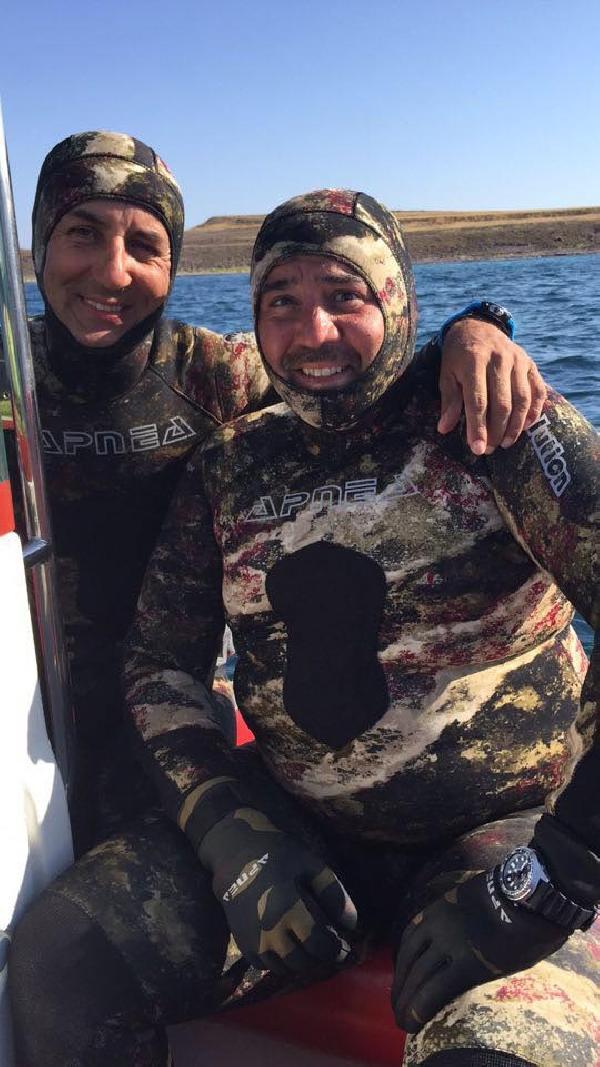 Ata Demirer yazı Bozcaada'da geçiriyor