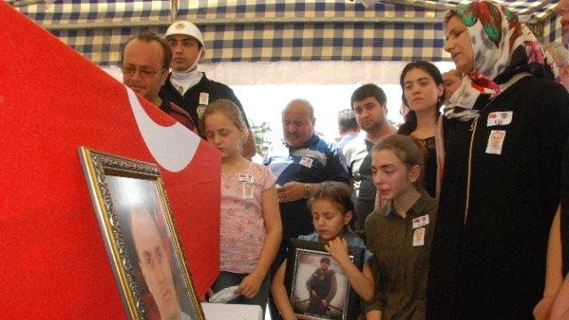 Şehit yakını: Onların bombaları iman gücümüzü bitiremeyecek