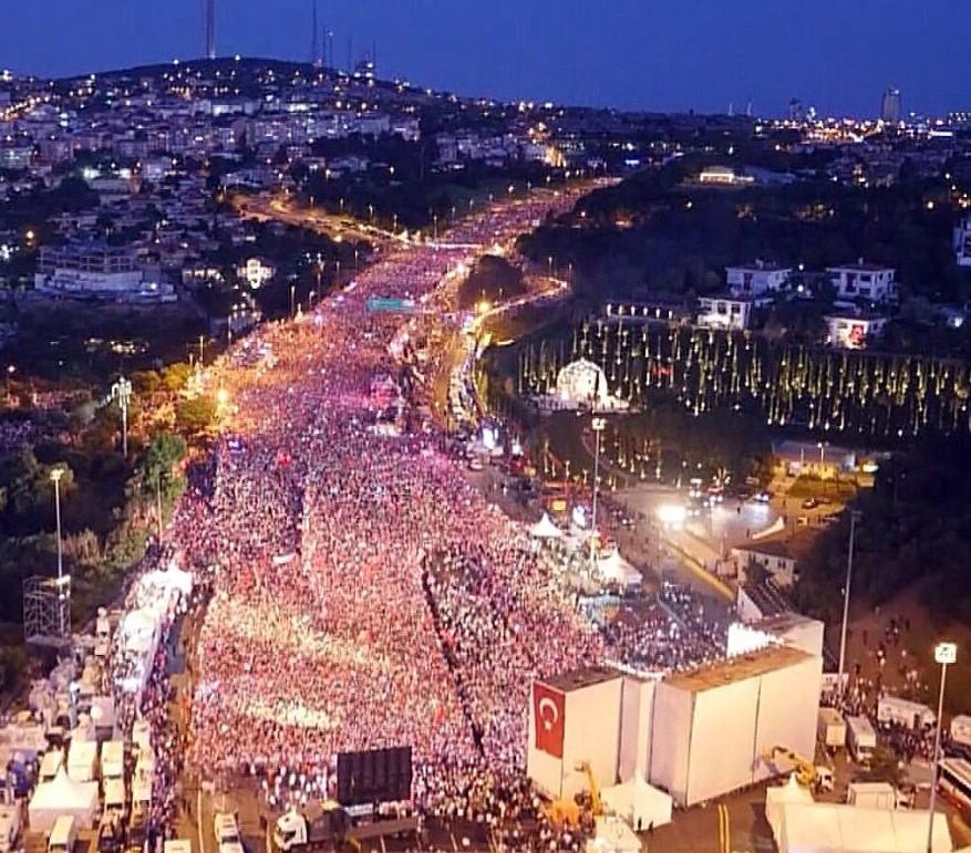 Vatandaşlar 15 Temmuz Şehitler Köprüsü'nde