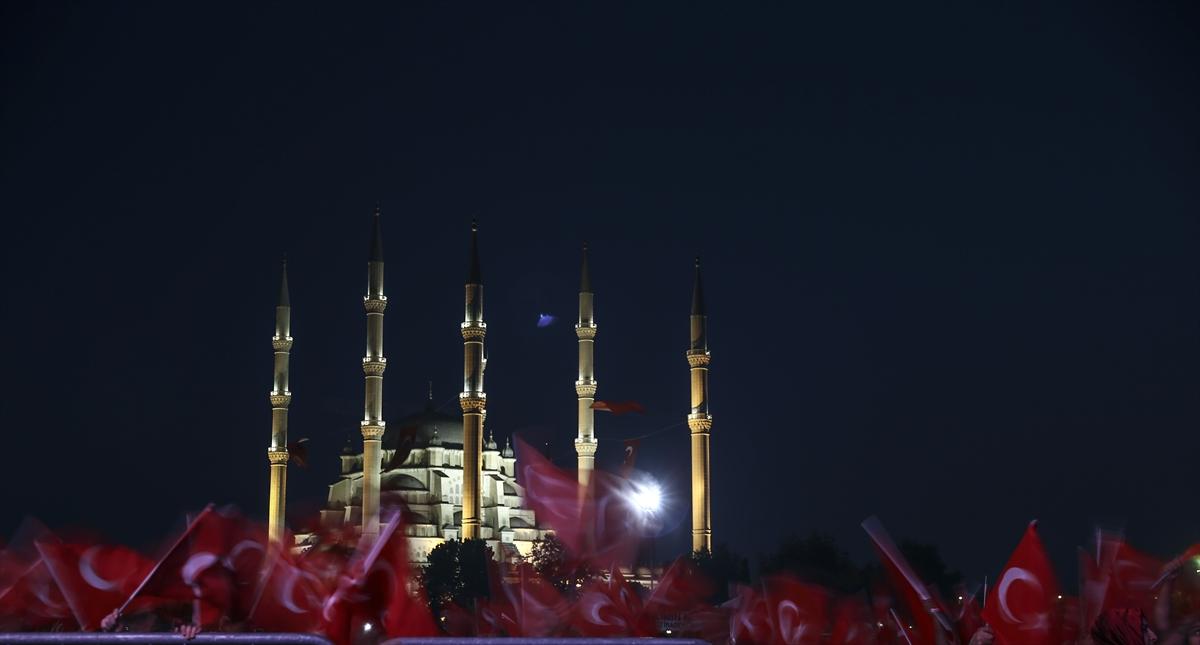 Adana'da 15 Temmuz yürüyüşü