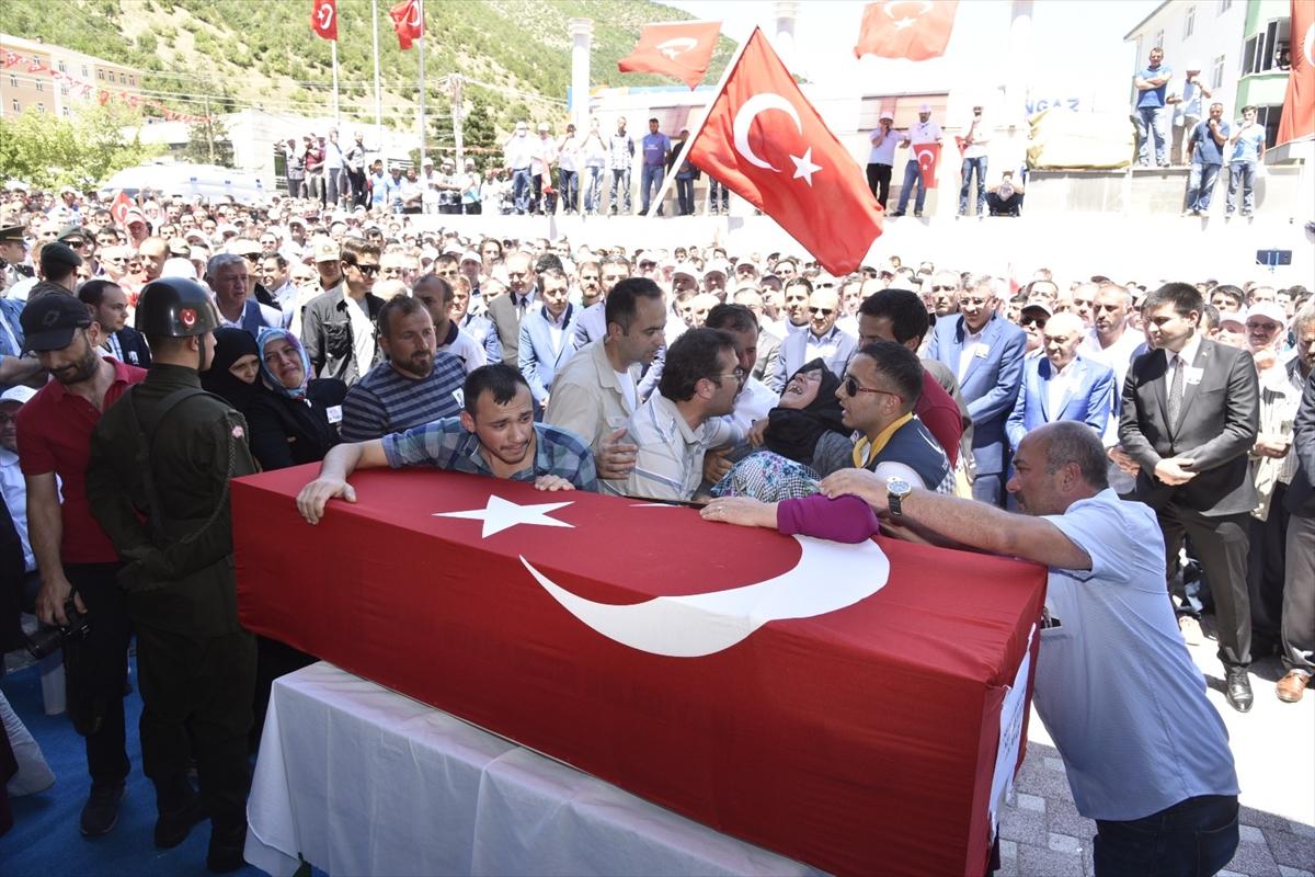 Şehit öğretmen Necmettin Yılmaz son yolculuğuna uğurlandı