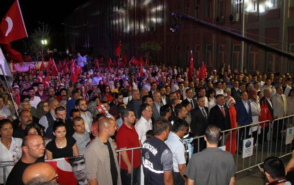 Şehit annesinden FETÖ'cülere zincirli tepki