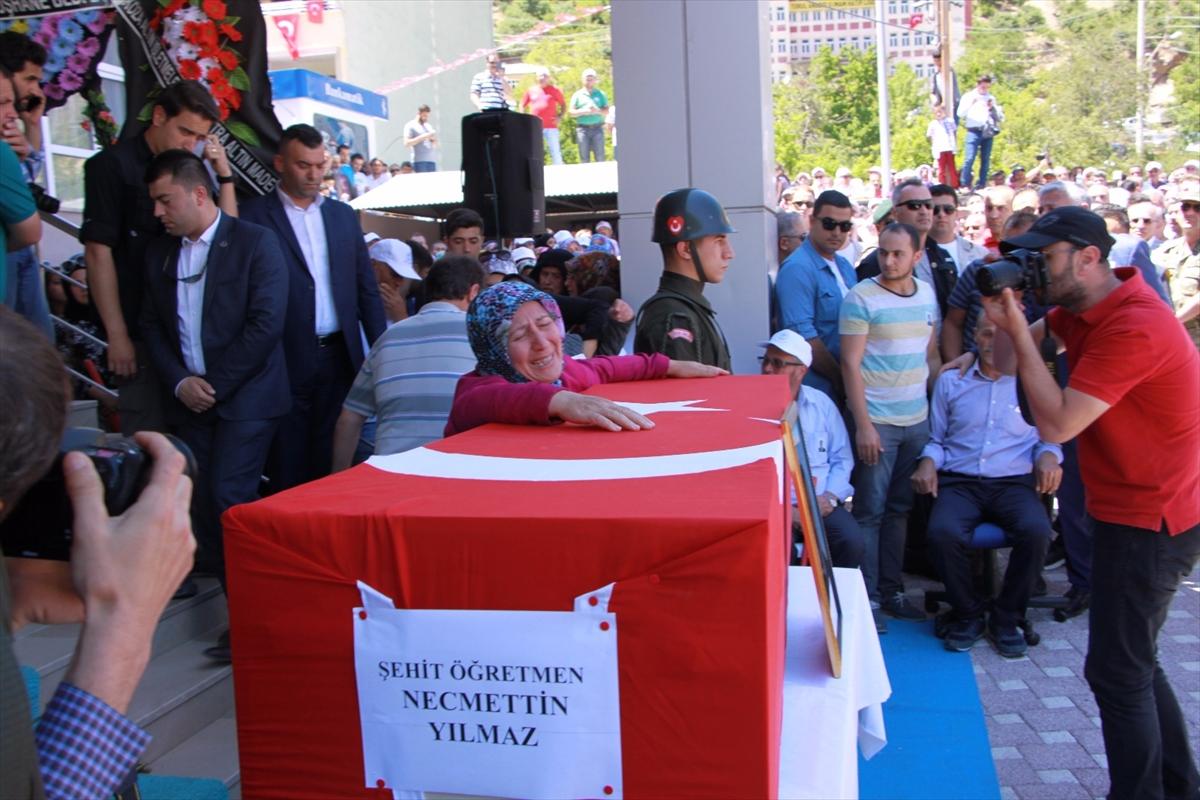 Şehit öğretmen Necmettin Yılmaz son yolculuğuna uğurlandı
