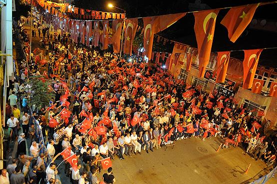 Yurt genelinde demokrasi nöbetleri