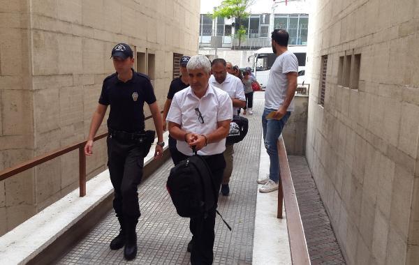 FETÖ şüphelisi kadın polisten kaçarken ayağını kırdı