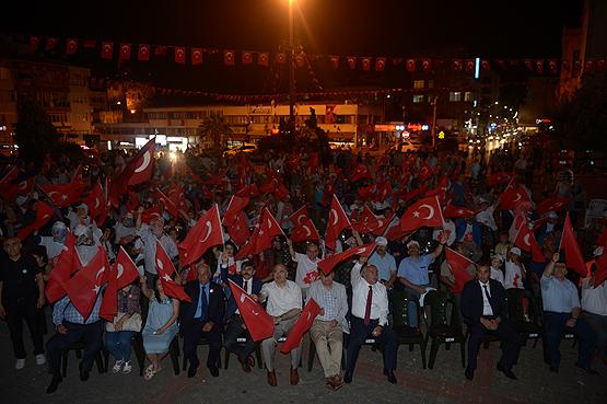 Yurt genelinde demokrasi nöbetleri