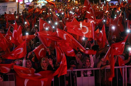 Yurt genelinde demokrasi nöbetleri