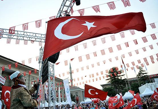 Yurt genelinde demokrasi nöbetleri