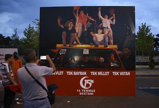 Yurt genelinde demokrasi nöbetleri