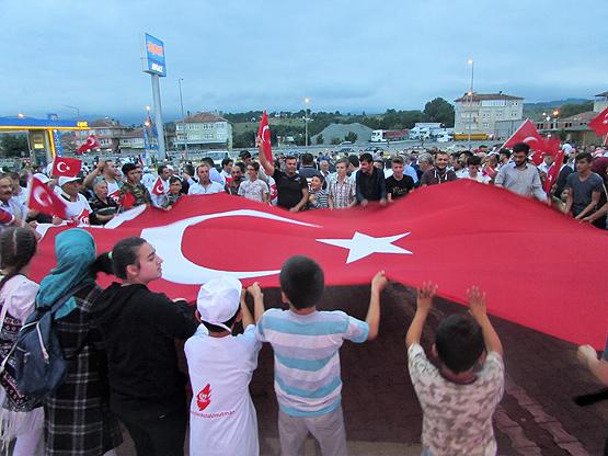 Yurt genelinde demokrasi nöbetleri