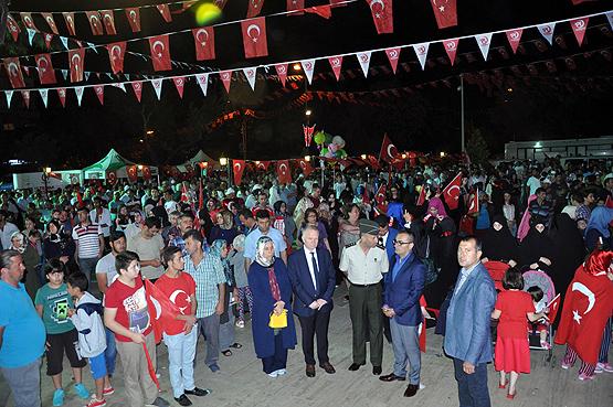 Yurt genelinde demokrasi nöbetleri