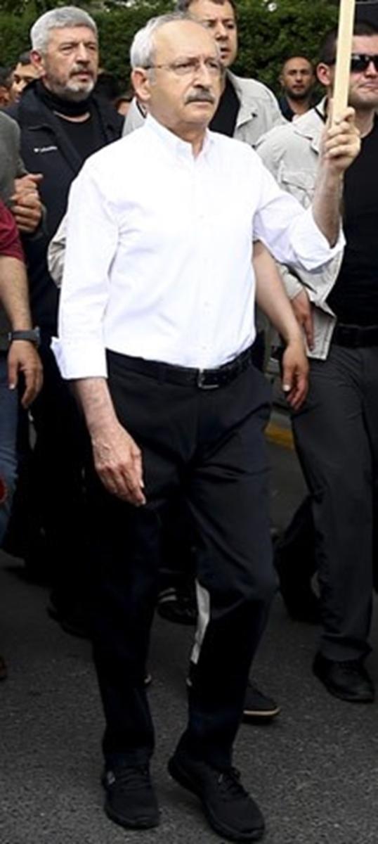 Koç Müzesi Kılıçdaroğlu'nun yürüyüş ayakkabılarını istedi