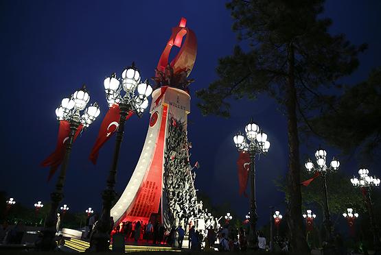 Yurt genelinde demokrasi nöbetleri