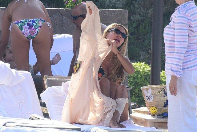 Rüştü Reçber'den eşine bikini uyarısı