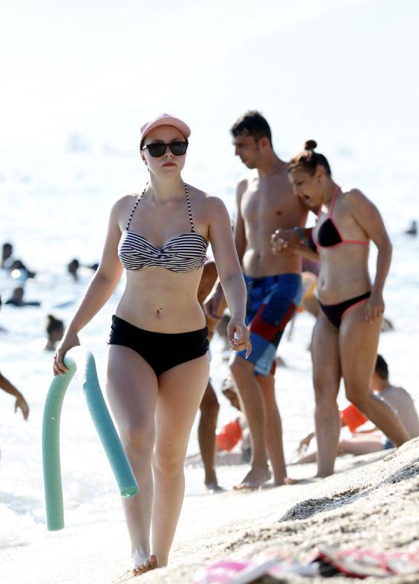 Antalya'da plajlar doldu