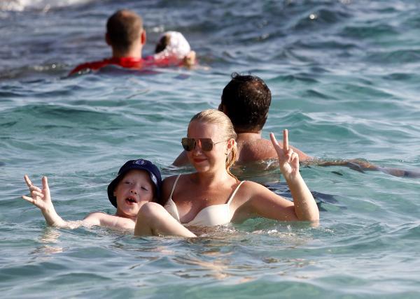 Antalya'da plajlar doldu