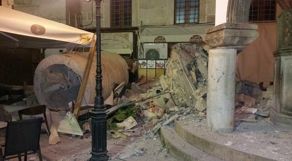 Ege depremi Yunanistan'da can aldı