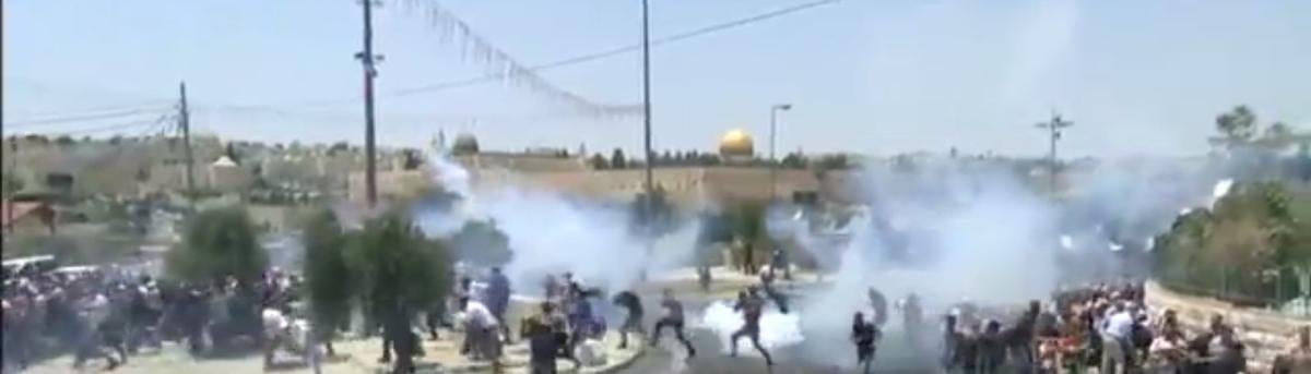 İsrail polisi Müslümanlara saldırdı