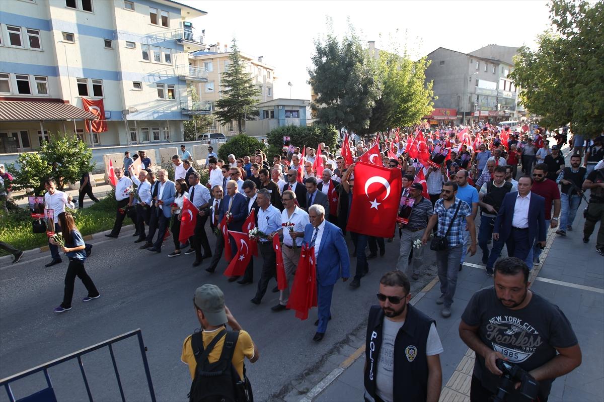 CHP Tunceli'de şehitler için yürüdü