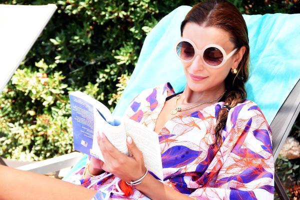 Özge Ulusoy Bodrum'a çağırıyor