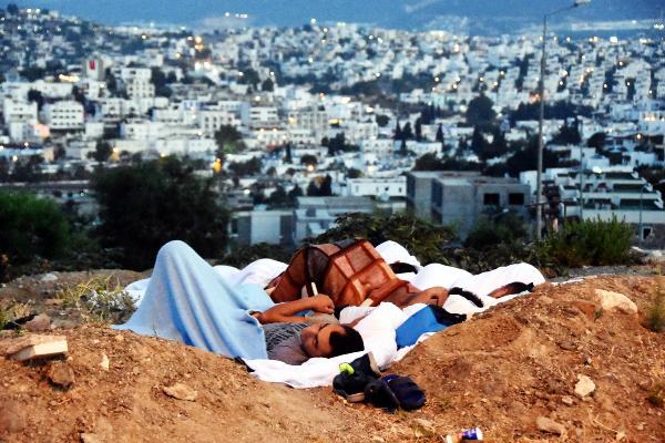 Bodrum'da deprem korkusu: Geceyi dışarıda geçirdiler