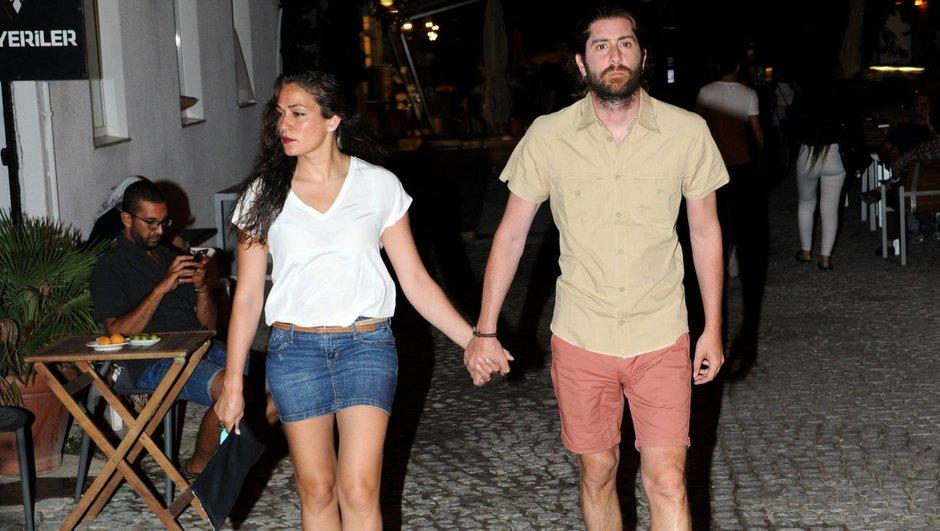 Özge Borak ve sevgilisinin Alaçatı romantizmi