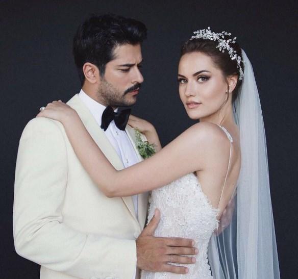 Fahriye Evcen soyadını güncelledi