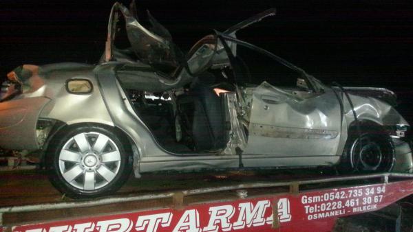 Otomobil Sakarya Nehri'ne uçtu: 3 ölü