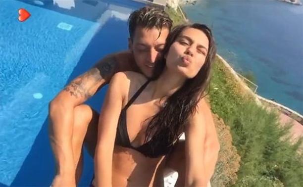 Mesut Özil ile Amine Gülşe evlilik yolunda