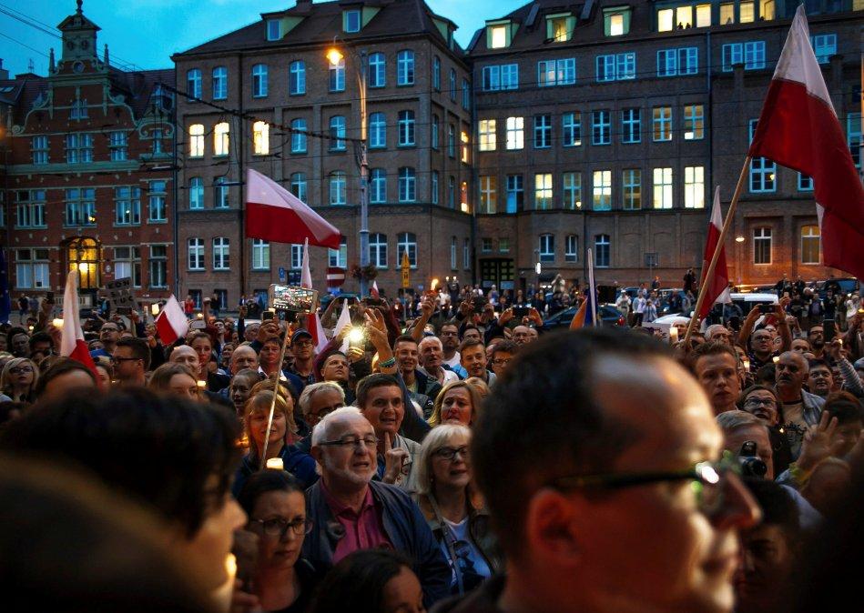 Polonya'daki gösteriler Devlet Başkanı'nı veto ettirdi