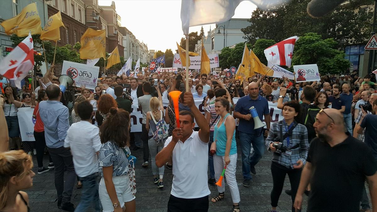 Gürcistan'da 'Rus faşizmine hayır' protestosu