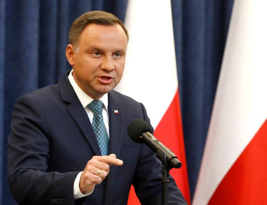 Polonya'daki gösteriler Devlet Başkanı'nı veto ettirdi