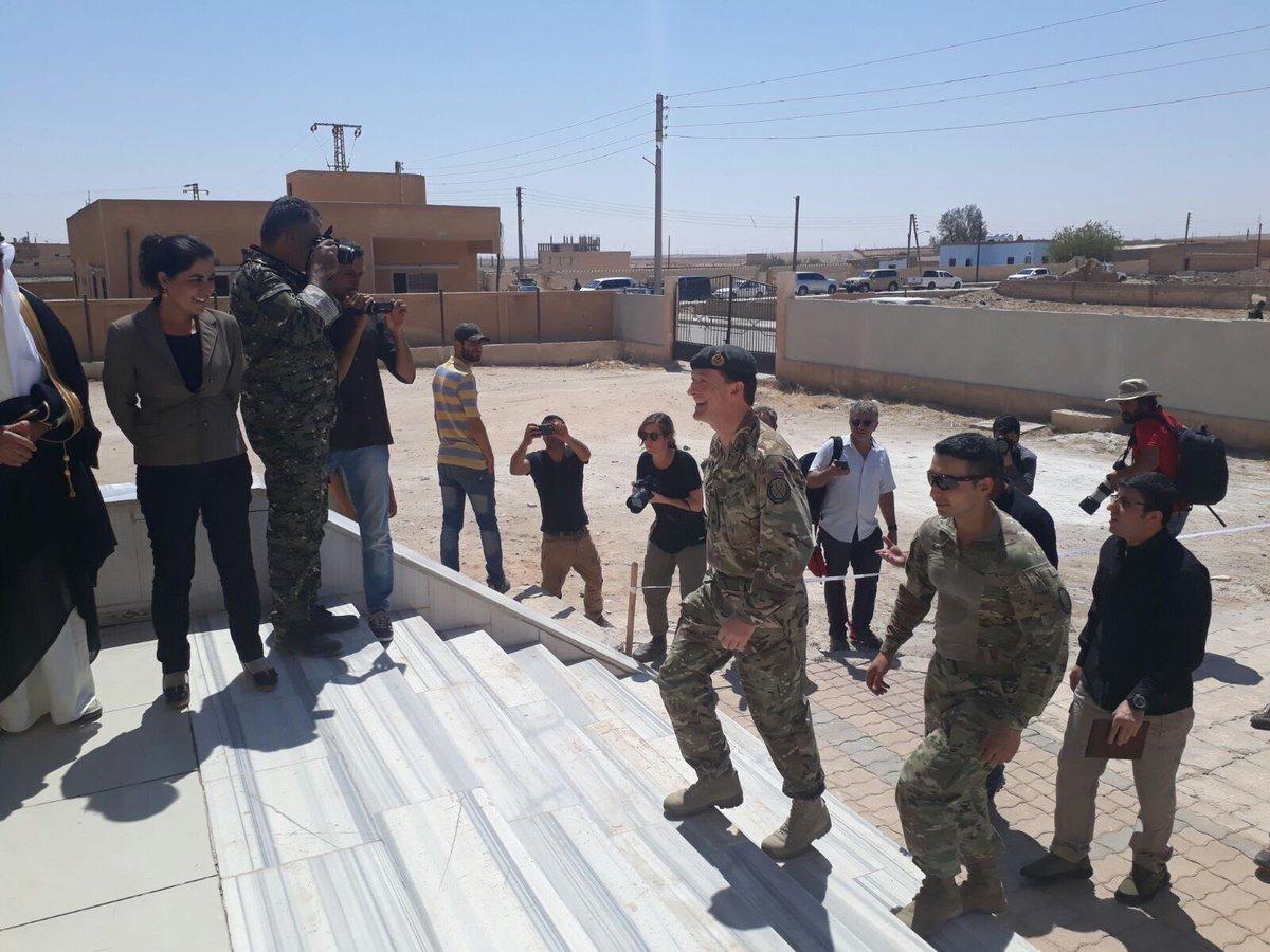 İngiliz komutan YPG ziyaretinde