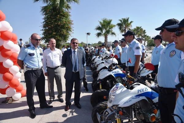 Konyaaltı sahiline ATV'li polis timi