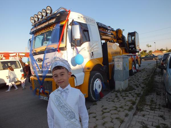 Vinç, sünnet arabası oldu