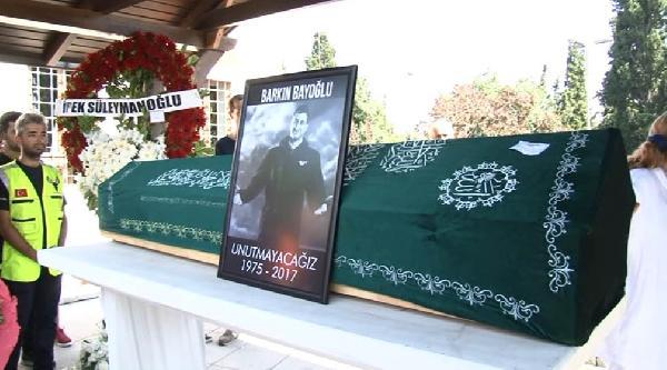 Altın Elbiseli Adam son yolculuğuna uğurlandı