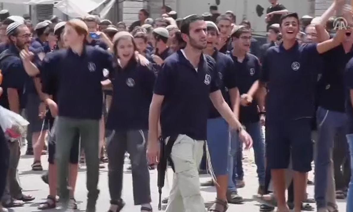Yahudi yerleşimciler Filistinlileri evlerinden ediyor