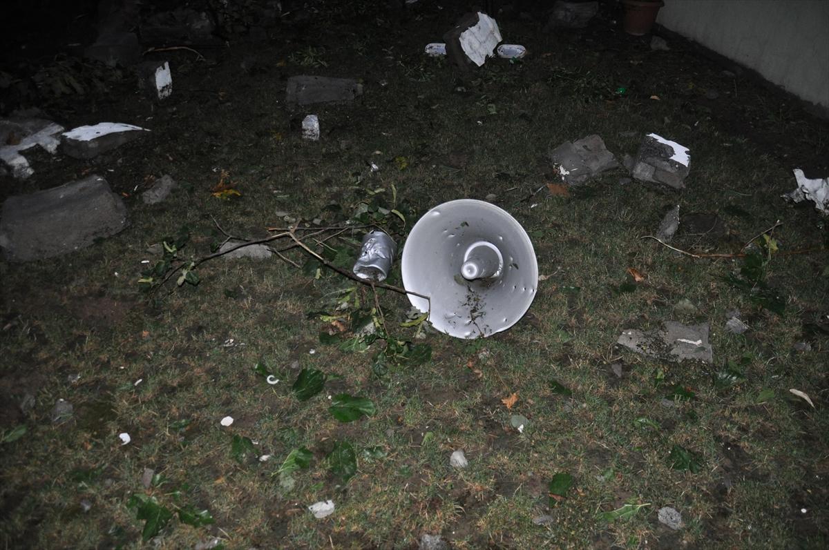 İstanbul'da caminin minaresi yıkıldı