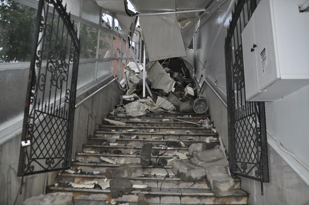 İstanbul'da caminin minaresi yıkıldı