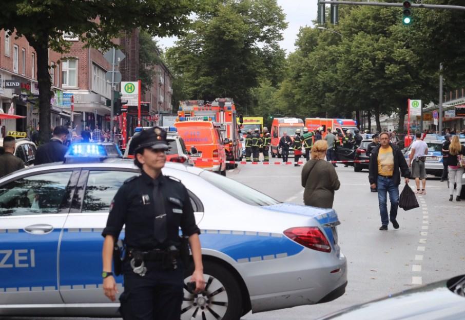 Hamburg'da bıçaklı saldırı