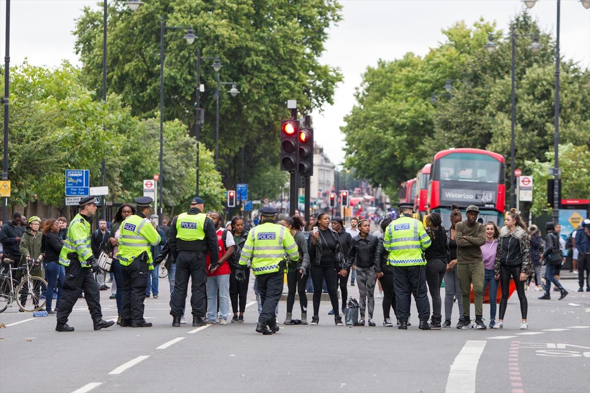 Londra'da polisin öldürdüğü genç için protestolar sürüyor