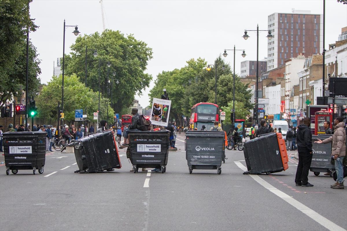 Londra'da polisin öldürdüğü genç için protestolar sürüyor
