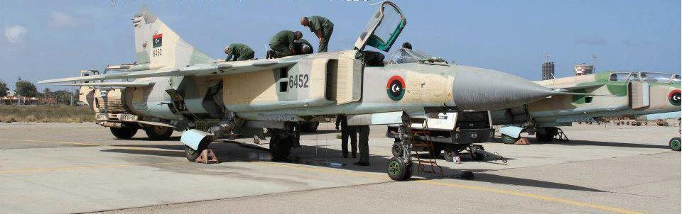 Libya'da savaş uçağı düştü